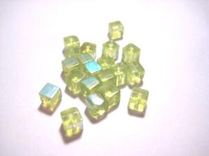 Glaspärlor - kub -lime AB