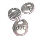 Texthänge "LOVE"