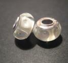Charm - Lampwork, vita blommor