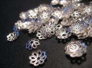 PÄRLOR & TILLBEHÖR - Smyckesdelar - Pärlhattar - Pärlhattar, 7mm, Silver 100st