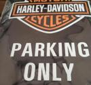 Plåt-tavla. Harley parking