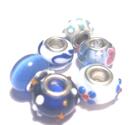Charm - Lampwork, Blå/vit mix